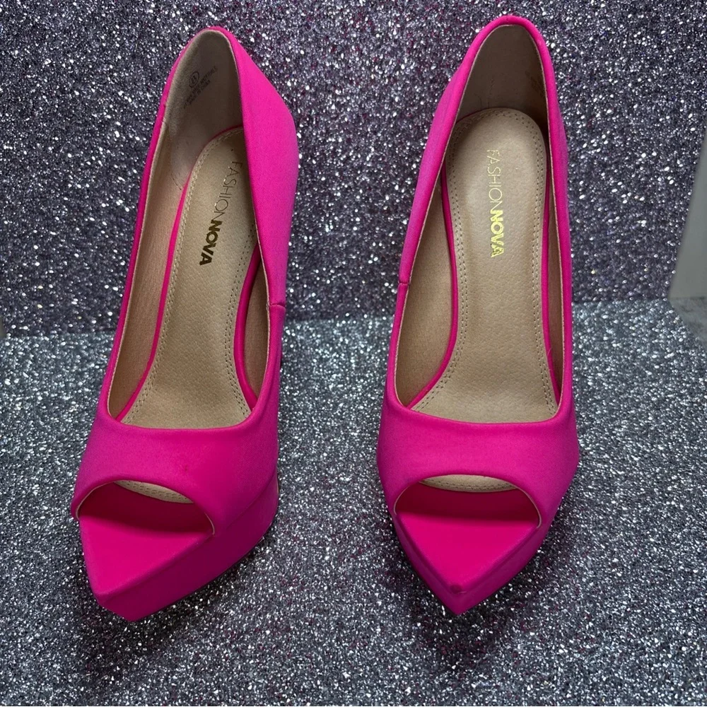Fashion Nova Bright Pink Peep-Toe Platform Pumps